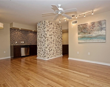 2200 Dickson Dr - Photo Thumbnail 2