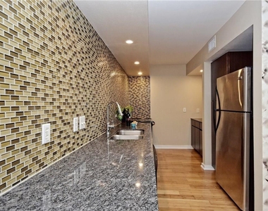 2200 Dickson Dr - Photo Thumbnail 3