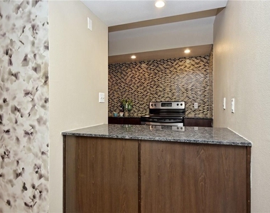 2200 Dickson Dr - Photo Thumbnail 4