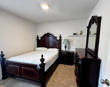 204 Brooklyn Dr - Photo Thumbnail 5