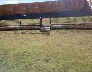 204 Brooklyn Dr - Photo Thumbnail 9