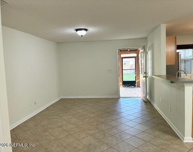 2135 Ashland Street - Photo Thumbnail 5