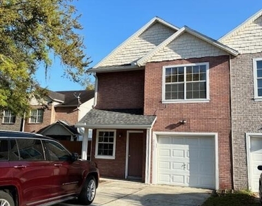 2135 Ashland Street - Photo Thumbnail 2