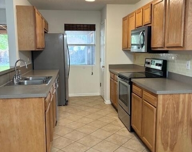 2135 Ashland Street - Photo Thumbnail 9