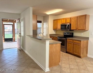 2135 Ashland Street - Photo Thumbnail 7