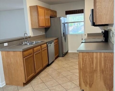 2135 Ashland Street - Photo Thumbnail 10