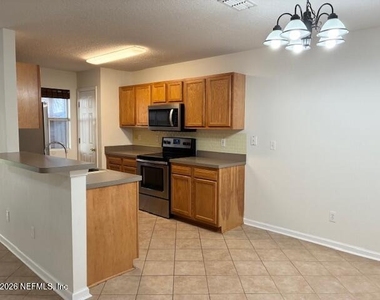 2135 Ashland Street - Photo Thumbnail 8