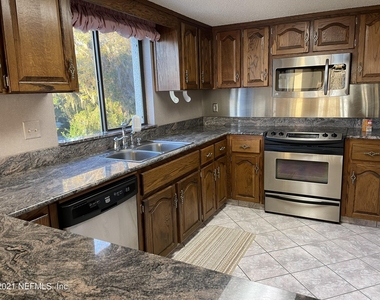 2280 Shepard Street - Photo Thumbnail 21