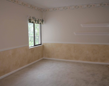 2280 Shepard Street - Photo Thumbnail 12