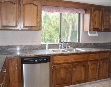 2280 Shepard Street - Photo Thumbnail 4
