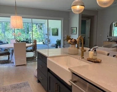 11319 Madelynn Drive - Photo Thumbnail 6