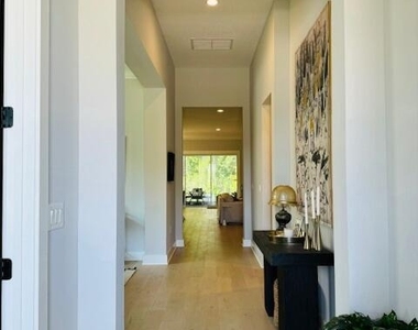 11319 Madelynn Drive - Photo Thumbnail 9