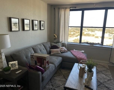 311 W Ashley Street - Photo Thumbnail 2