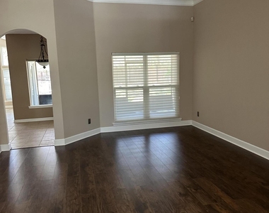 3817 Paddington Place - Photo Thumbnail 7
