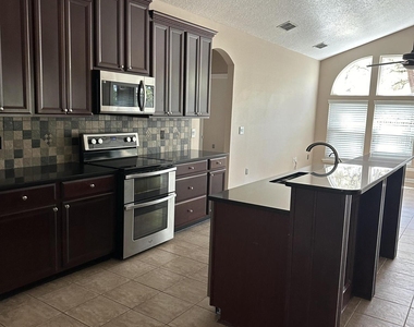 3817 Paddington Place - Photo Thumbnail 10