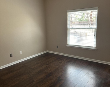 3817 Paddington Place - Photo Thumbnail 11