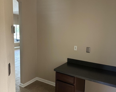 3817 Paddington Place - Photo Thumbnail 13