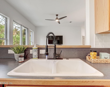 140 Oceans Edge Drive - Photo Thumbnail 22
