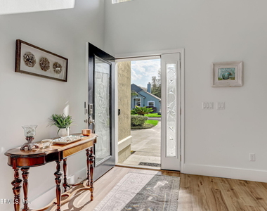 140 Oceans Edge Drive - Photo Thumbnail 12