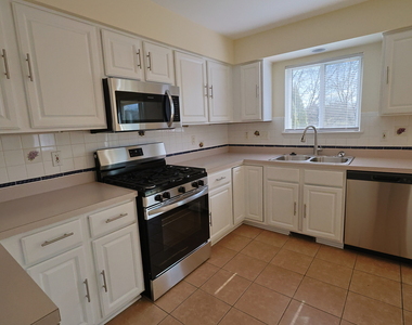 14252 S Hemingway Circle - Photo Thumbnail 7