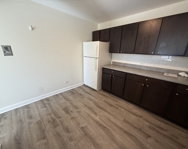 1039 College Avenue - Photo Thumbnail 8