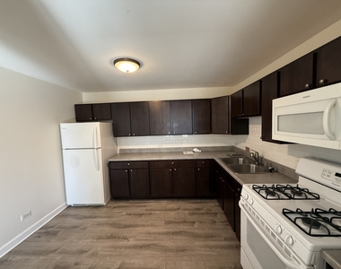 1039 College Avenue - Photo Thumbnail 6