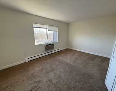 1039 College Avenue - Photo Thumbnail 9