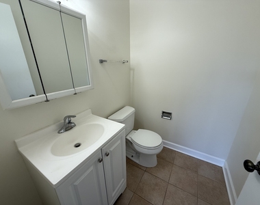 1039 College Avenue - Photo Thumbnail 15