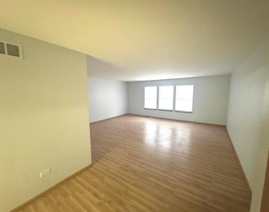 655 Winston Drive - Photo Thumbnail 6