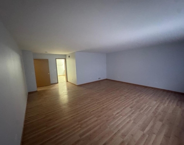 655 Winston Drive - Photo Thumbnail 5