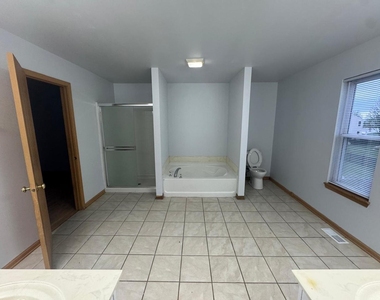 655 Winston Drive - Photo Thumbnail 7