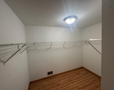 655 Winston Drive - Photo Thumbnail 12
