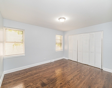 7530 N Oakley Avenue - Photo Thumbnail 7