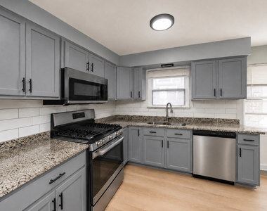 7530 N Oakley Avenue - Photo Thumbnail 10
