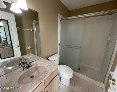 8907 Hampton Landing Drive E - Photo Thumbnail 35