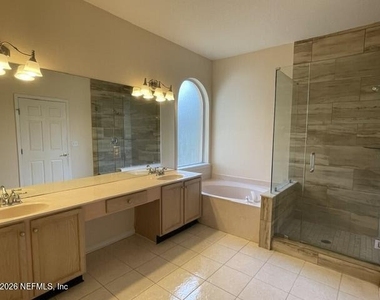 8907 Hampton Landing Drive E - Photo Thumbnail 28