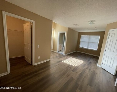 8907 Hampton Landing Drive E - Photo Thumbnail 44