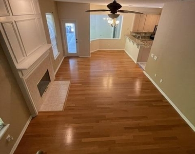 8907 Hampton Landing Drive E - Photo Thumbnail 13