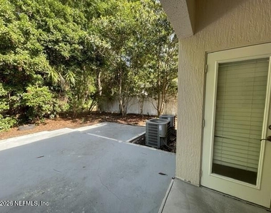 8907 Hampton Landing Drive E - Photo Thumbnail 39