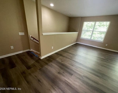 8907 Hampton Landing Drive E - Photo Thumbnail 47