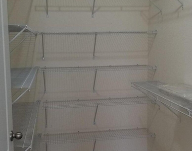 131 Burnett Court - Photo Thumbnail 7