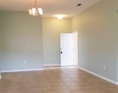 131 Burnett Court - Photo Thumbnail 4
