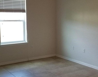 131 Burnett Court - Photo Thumbnail 11