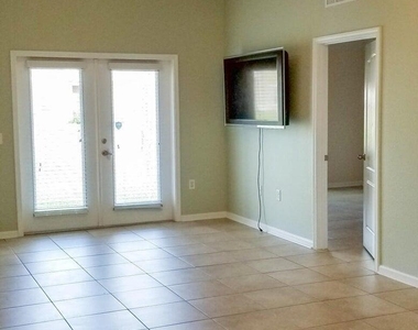 131 Burnett Court - Photo Thumbnail 3