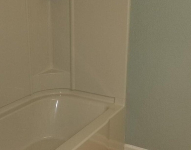 131 Burnett Court - Photo Thumbnail 13