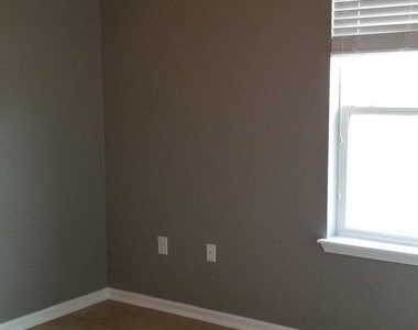 131 Burnett Court - Photo Thumbnail 10