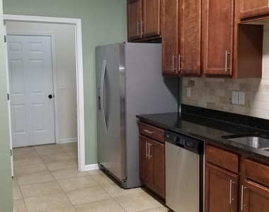 131 Burnett Court - Photo Thumbnail 5