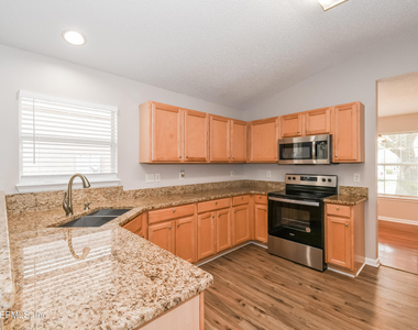 12579 Woodfield Circle W - Photo Thumbnail 6