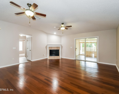 12579 Woodfield Circle W - Photo Thumbnail 7