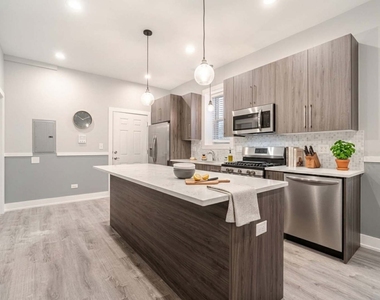 13443 Greenwood Avenue - Photo Thumbnail 5